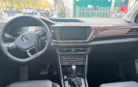 Volkswagen Tharu, 2023 год, 1 864 000 рублей, 2 фотография