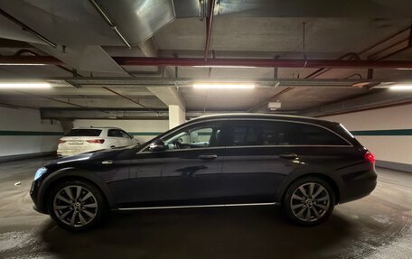 Mercedes-Benz E-Класс, 2018 год, 3 500 000 рублей, 8 фотография