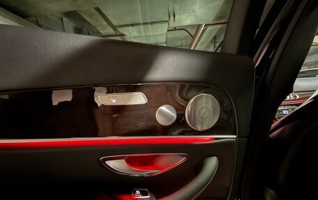 Mercedes-Benz E-Класс, 2018 год, 3 500 000 рублей, 10 фотография