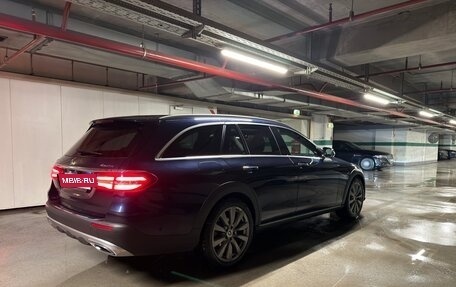 Mercedes-Benz E-Класс, 2018 год, 3 500 000 рублей, 3 фотография