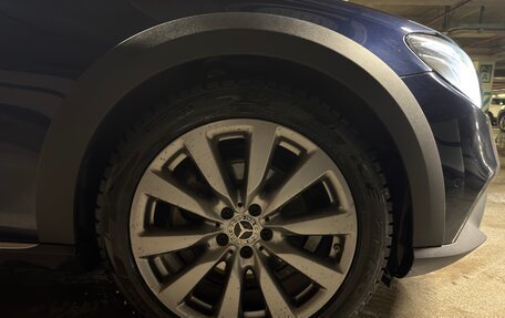 Mercedes-Benz E-Класс, 2018 год, 3 500 000 рублей, 19 фотография