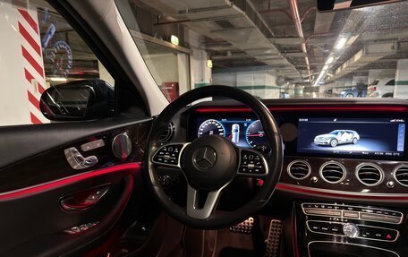 Mercedes-Benz E-Класс, 2018 год, 3 500 000 рублей, 22 фотография