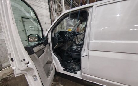 Volkswagen Transporter T6 рестайлинг, 2019 год, 1 635 000 рублей, 6 фотография