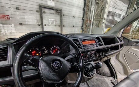 Volkswagen Transporter T6 рестайлинг, 2019 год, 1 635 000 рублей, 9 фотография