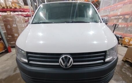 Volkswagen Transporter T6 рестайлинг, 2019 год, 1 635 000 рублей, 2 фотография