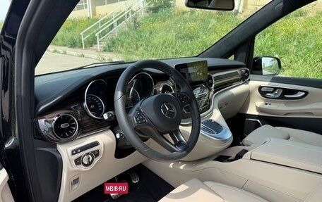 Mercedes-Benz V-Класс, 2022 год, 13 000 000 рублей, 5 фотография