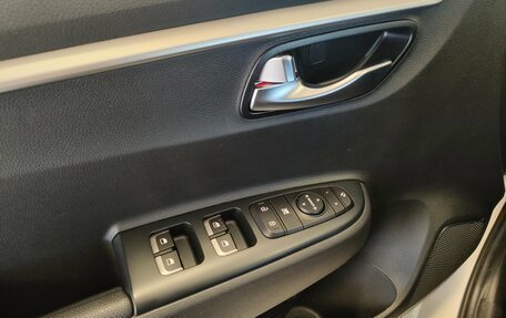 KIA Rio IV, 2022 год, 1 955 000 рублей, 6 фотография