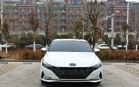 Hyundai Elantra, 2022 год, 1 200 000 рублей, 2 фотография