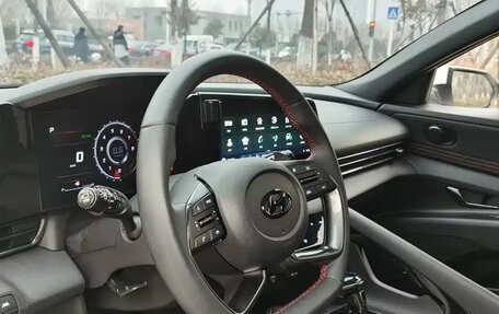 Hyundai Elantra, 2022 год, 1 200 000 рублей, 8 фотография