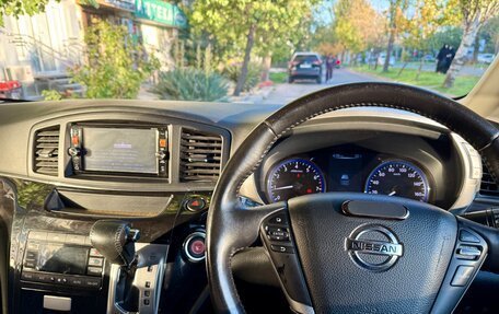 Nissan Elgrand III, 2015 год, 1 950 000 рублей, 14 фотография
