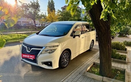 Nissan Elgrand III, 2015 год, 1 950 000 рублей, 2 фотография