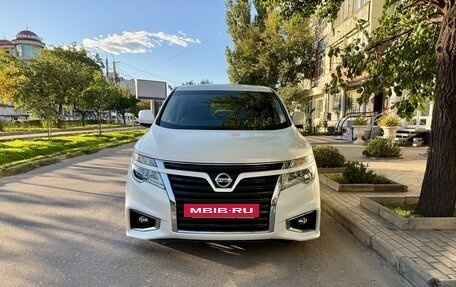 Nissan Elgrand III, 2015 год, 1 950 000 рублей, 5 фотография