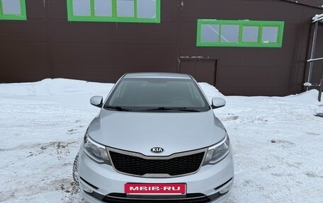 KIA Rio III рестайлинг, 2016 год, 990 000 рублей, 4 фотография