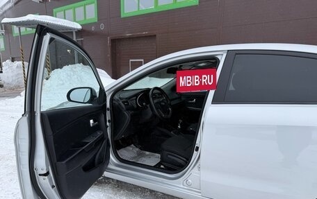 KIA Rio III рестайлинг, 2016 год, 990 000 рублей, 10 фотография