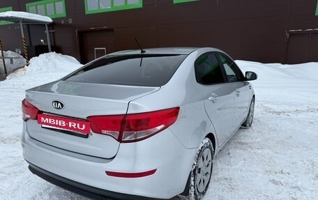 KIA Rio III рестайлинг, 2016 год, 990 000 рублей, 6 фотография