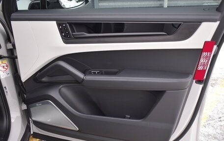 Porsche Cayenne III, 2025 год, 18 900 000 рублей, 30 фотография