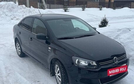 Volkswagen Polo VI (EU Market), 2013 год, 990 000 рублей, 2 фотография