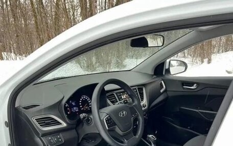 Hyundai Solaris II рестайлинг, 2019 год, 1 360 000 рублей, 3 фотография