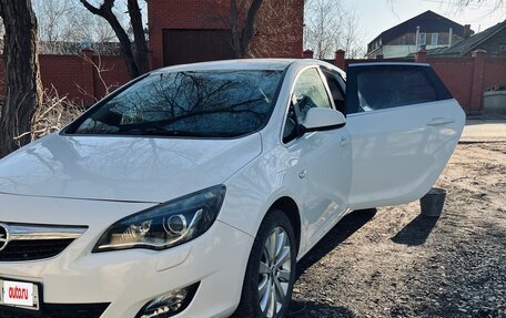 Opel Astra J, 2011 год, 725 000 рублей, 9 фотография