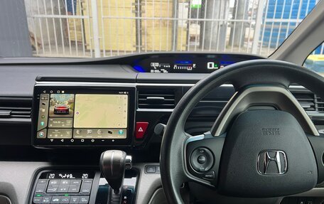 Honda Stepwgn IV, 2017 год, 2 000 000 рублей, 7 фотография