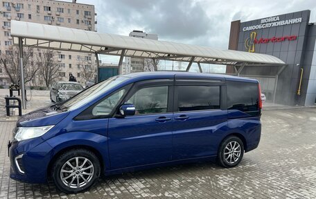 Honda Stepwgn IV, 2017 год, 2 000 000 рублей, 5 фотография