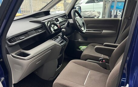 Honda Stepwgn IV, 2017 год, 2 000 000 рублей, 12 фотография