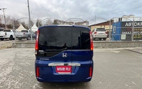 Honda Stepwgn IV, 2017 год, 2 000 000 рублей, 3 фотография