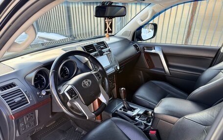 Toyota Land Cruiser Prado 150 рестайлинг 2, 2014 год, 3 090 000 рублей, 16 фотография