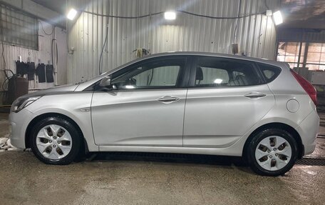 Hyundai Solaris II рестайлинг, 2015 год, 550 000 рублей, 3 фотография