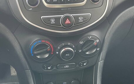 Hyundai Solaris II рестайлинг, 2015 год, 550 000 рублей, 12 фотография