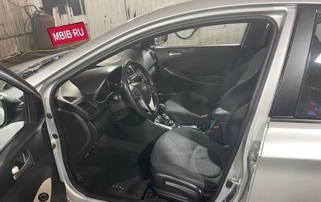 Hyundai Solaris II рестайлинг, 2015 год, 550 000 рублей, 6 фотография