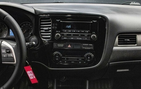 Mitsubishi Outlander III рестайлинг 3, 2013 год, 1 349 000 рублей, 7 фотография