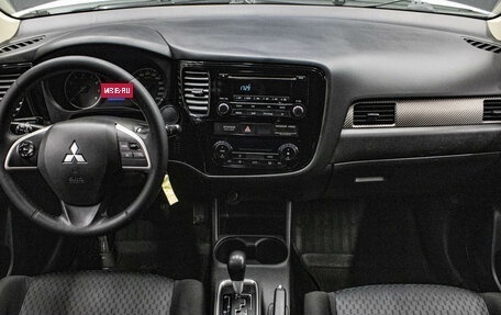 Mitsubishi Outlander III рестайлинг 3, 2013 год, 1 349 000 рублей, 5 фотография