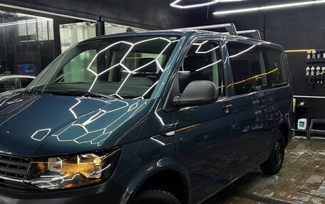 Volkswagen Caravelle T6 рестайлинг, 2018 год, 3 500 000 рублей, 1 фотография