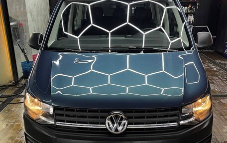 Volkswagen Caravelle T6 рестайлинг, 2018 год, 3 500 000 рублей, 2 фотография