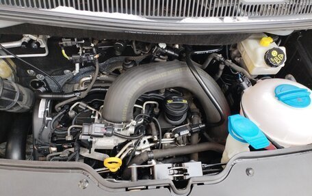 Volkswagen Caravelle T6 рестайлинг, 2018 год, 3 500 000 рублей, 9 фотография