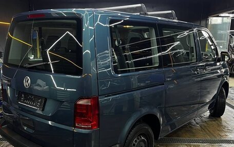 Volkswagen Caravelle T6 рестайлинг, 2018 год, 3 500 000 рублей, 6 фотография