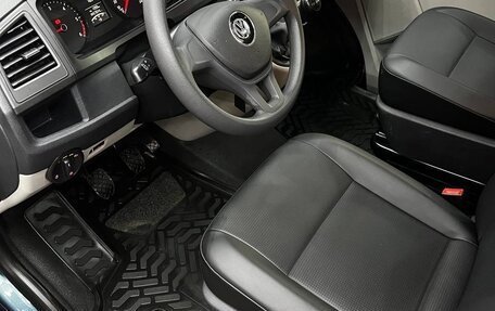 Volkswagen Caravelle T6 рестайлинг, 2018 год, 3 500 000 рублей, 7 фотография