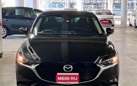 Mazda 3, 2022 год, 1 100 000 рублей, 2 фотография