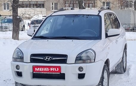 Hyundai Tucson III, 2008 год, 900 000 рублей, 1 фотография