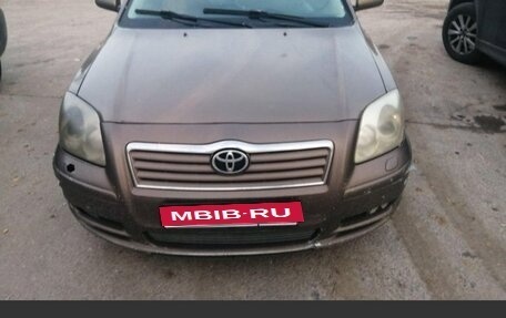 Toyota Avensis III рестайлинг, 2004 год, 315 000 рублей, 1 фотография