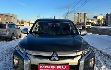 Mitsubishi L200 IV рестайлинг, 2021 год, 2 690 000 рублей, 2 фотография