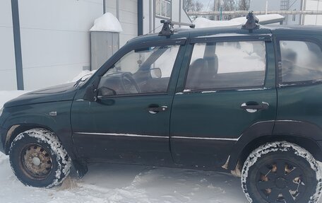 Chevrolet Niva I рестайлинг, 2004 год, 235 000 рублей, 4 фотография