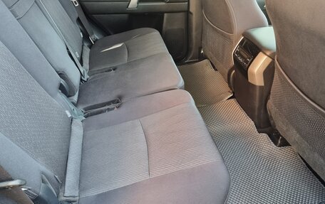 Toyota Land Cruiser Prado 150 рестайлинг 2, 2017 год, 4 850 000 рублей, 6 фотография