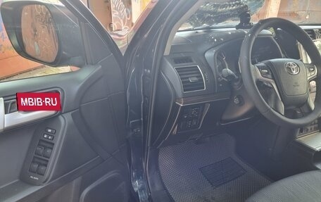 Toyota Land Cruiser Prado 150 рестайлинг 2, 2017 год, 4 850 000 рублей, 15 фотография