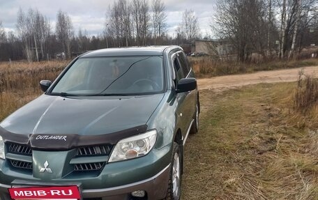 Mitsubishi Outlander III рестайлинг 3, 2005 год, 825 000 рублей, 9 фотография