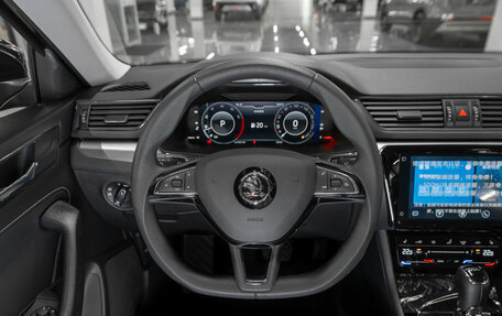 Skoda Superb III рестайлинг, 2025 год, 3 400 000 рублей, 11 фотография