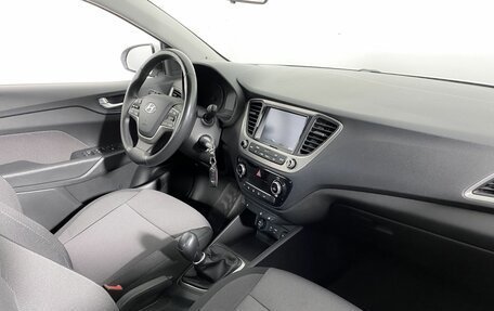 Hyundai Solaris II рестайлинг, 2018 год, 1 325 000 рублей, 10 фотография