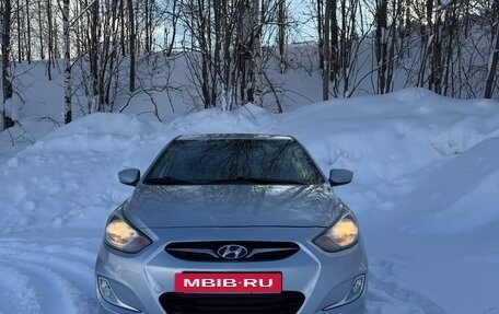 Hyundai Solaris II рестайлинг, 2013 год, 790 000 рублей, 2 фотография