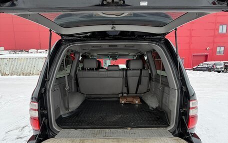 Toyota Land Cruiser 100 рестайлинг 2, 2005 год, 1 699 999 рублей, 10 фотография